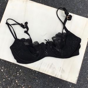 Victoria Secret black lace bra 2 thongs and garter